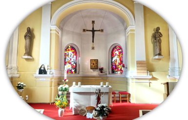 Zu sehen ist der Altar der Klosterkirche St. Barbara.